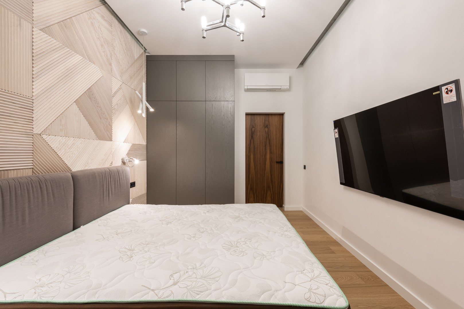 bb5765d689f58338860414918071ab320753456e